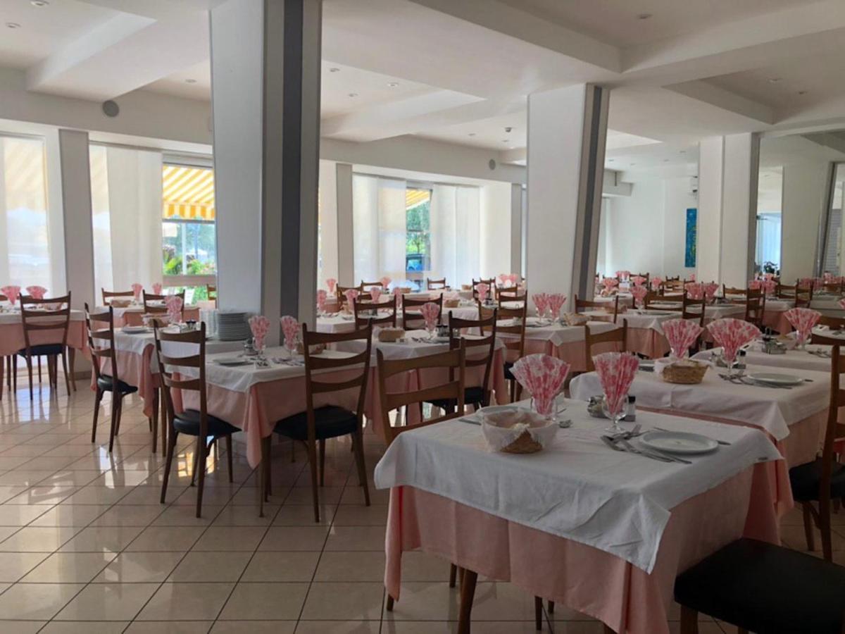 Hotel Alda Червия Экстерьер фото